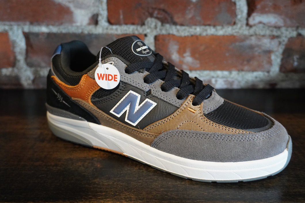 NB Numeric Andrew Reynolds 933