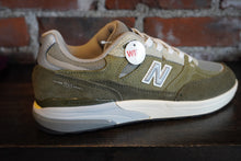 Load image into Gallery viewer, NB Numeric Andrew Reynolds 933
