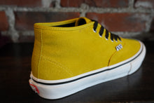 Load image into Gallery viewer, Vans Skate Authentic Mid heritage mustard
