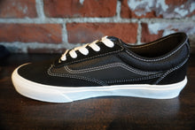 Load image into Gallery viewer, Vans Curren Caples gum black/white
