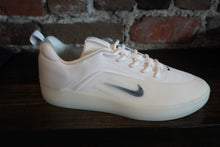 Load image into Gallery viewer, Nike SB NYJAH 4 white/black
