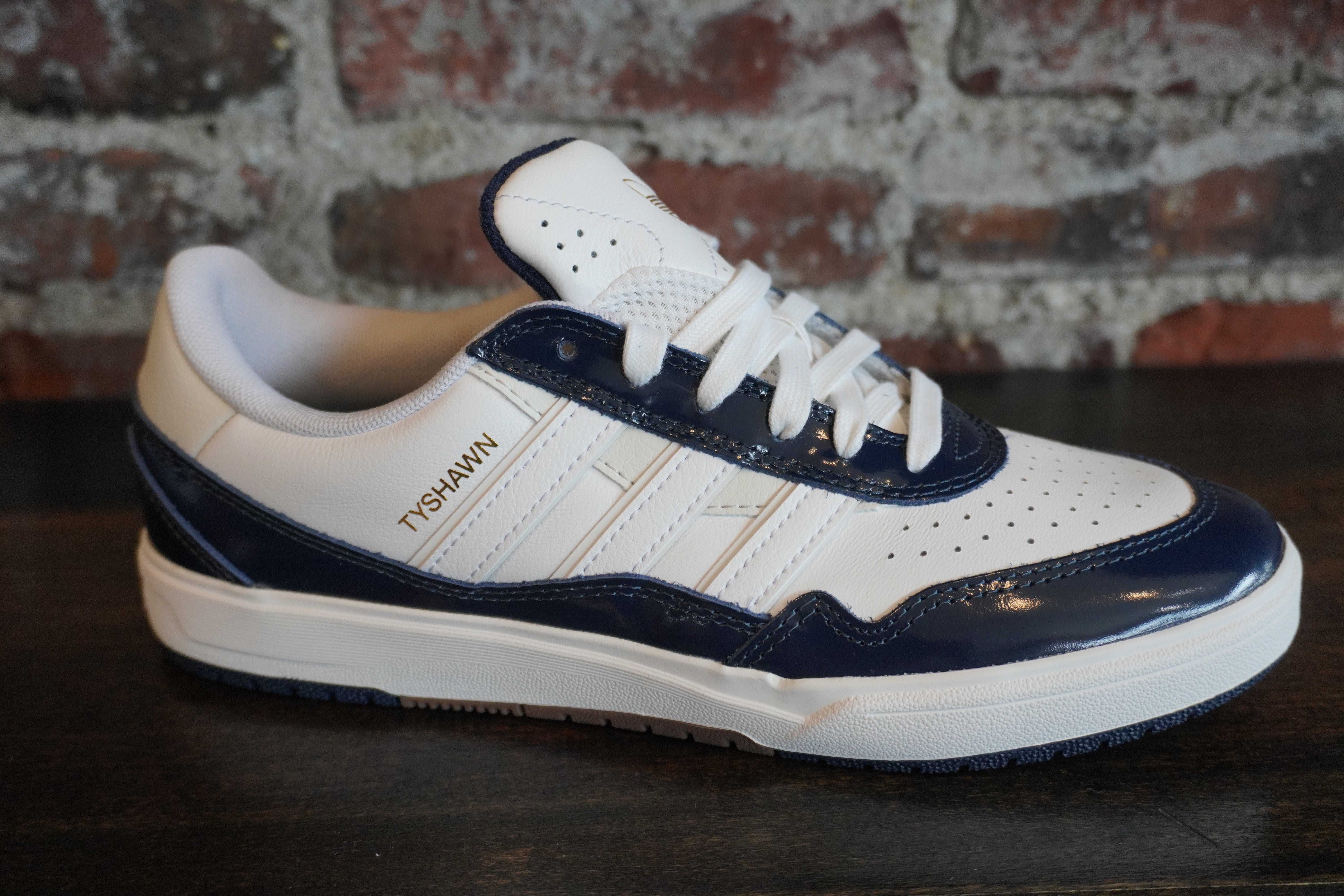 Adidas Tyshawn II JQ1131 navy/white – Subsect Skateshop