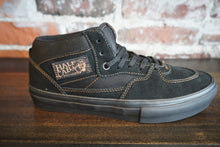 Load image into Gallery viewer, Vans Skate Half Cab black/black/brown
