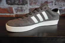 Load image into Gallery viewer, Adidas Puig Indoor JQ1115
