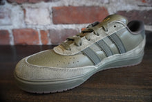 Load image into Gallery viewer, Adidas Tyshawn II GREEN JQ1132
