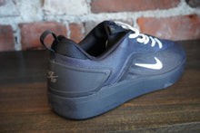 Load image into Gallery viewer, Nike SB Zoom Nyjah 4 BLACK FQ1273-002
