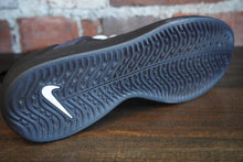 Load image into Gallery viewer, Nike SB Zoom Nyjah 4 BLACK FQ1273-002
