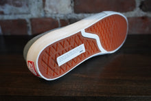 Load image into Gallery viewer, Vans Skate Curren Caples citadel
