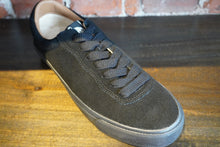 Load image into Gallery viewer, VM001-Suede-black/black LAST RESORT

