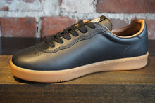 Load image into Gallery viewer, CM003-Leather-black/gum LAST RESORT
