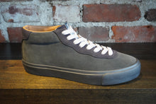 Load image into Gallery viewer, VM001-Mid-Suede grape magnet/black

