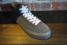 Load image into Gallery viewer, VM001-Mid-Suede grape magnet/black
