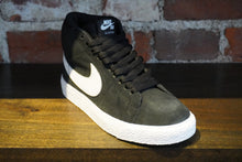 Load image into Gallery viewer, Nike SB Zoom Blazer Mid black/white
