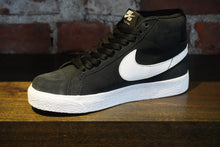 Load image into Gallery viewer, Nike SB Zoom Blazer Mid black/white
