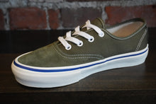 Load image into Gallery viewer, Vans Skate Authentic mossy olive
