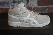 Load image into Gallery viewer, Asics Japan Pro MT feather grey/cream
