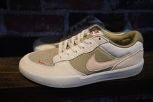 Load image into Gallery viewer, Nike SB Force 58 coconut milk/linen
