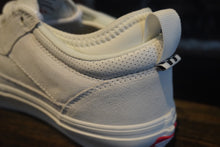 Load image into Gallery viewer, Vans Skate Safe Low blanc de blanc
