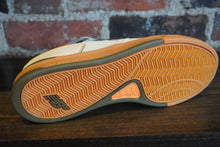 Load image into Gallery viewer, NB Numeric Jamie Foy 306 cup grey/green
