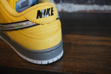 Load image into Gallery viewer, Nike SB Dunk Low Pro "Muni Fast Pass" IR1888-700
