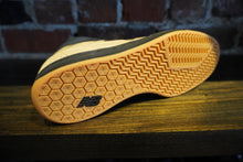 Load image into Gallery viewer, NB Numeric 440v2 High brown/black
