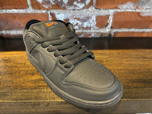 Nike SB Dunk Low Pro "triple black" FJ1674-001