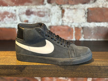 Load image into Gallery viewer, Nike SB Zoom Blazer Mid black/white/black
