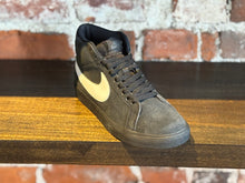 Load image into Gallery viewer, Nike SB Zoom Blazer Mid black/white/black
