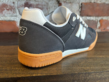 Load image into Gallery viewer, NB Numeric Tom Knox 600 grey/white
