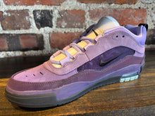 Load image into Gallery viewer, Nike SB Air Max Ishod purple/black
