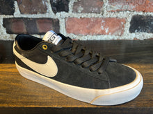 Load image into Gallery viewer, Nike SB Zoom Blazer Low Pro GT black/white
