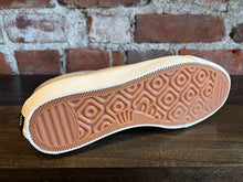 Load image into Gallery viewer, Last Resort AB VM001-Mid sand/white
