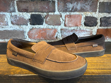 Load image into Gallery viewer, Vans Skate Loafer suede brown/black
