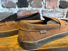 Load image into Gallery viewer, Vans Skate Loafer suede brown/black
