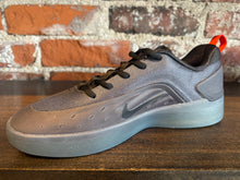 Load image into Gallery viewer, Nike SB Zoom Nyjah 4 cool grey
