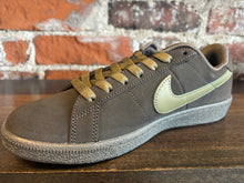 Load image into Gallery viewer, Nike SB Zoom Tennis Classic deep pewter/olive
