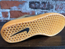 Load image into Gallery viewer, Nike SB Force 58 medium olive
