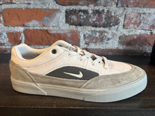 Load image into Gallery viewer, Nike SB Malor light bone
