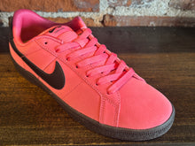 Load image into Gallery viewer, Nike SB Zoom Tennis Classic WC hyper pink
