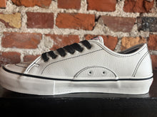Load image into Gallery viewer, Vans AVE classic low x Hockey white
