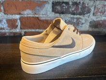 Load image into Gallery viewer, Nike SB Janoski OG+ tan

