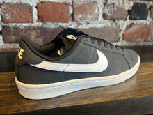 Load image into Gallery viewer, Nike SB Zoom Tennis Classic black/white
