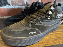 Load image into Gallery viewer, Vans Half Cab Gore-Tex black/black
