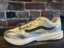 Load image into Gallery viewer, Vans Rapid LX silver/white

