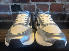 Load image into Gallery viewer, Vans Rapid LX silver/white
