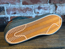 Load image into Gallery viewer, Nike SB Zoom Blazer Mid black spruce/brown
