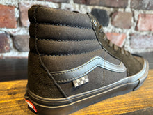 Load image into Gallery viewer, Vans Skate Sk8-HI blackout
