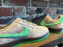 Load image into Gallery viewer, Nike Sb Air Force 1 SE cool grey/court green
