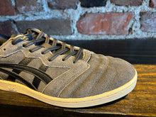 Load image into Gallery viewer, Asics Leggerezza FB graphite grey/black
